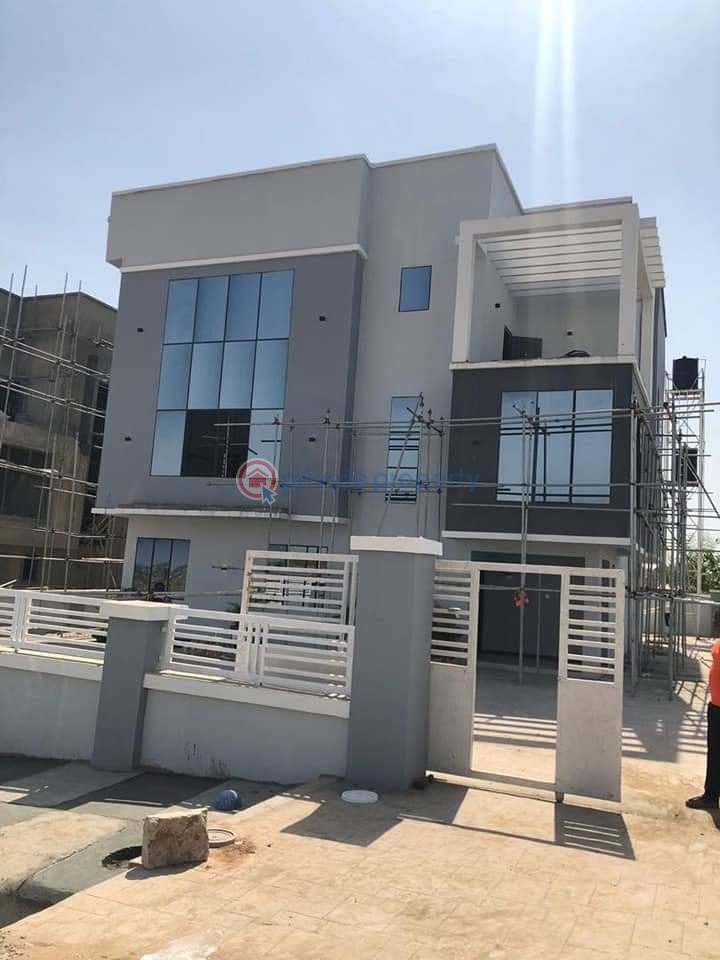 Mixed use Land For Sale Uke / Abuja/keffi Expressway / Goshen Living Faith Church Mararaba Abuja Phase 4  - 2