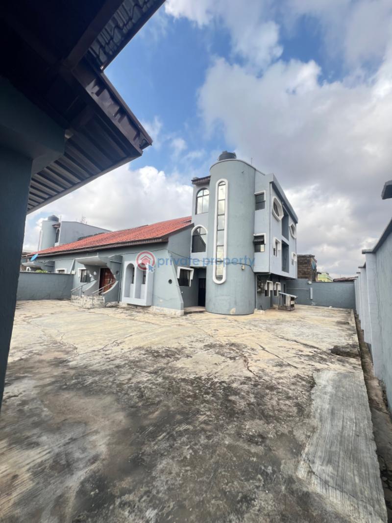 10 bedroom Semi detached Duplex For Sale Arida, Ikotun Ikotun Ikotun/Igando Lagos - 4