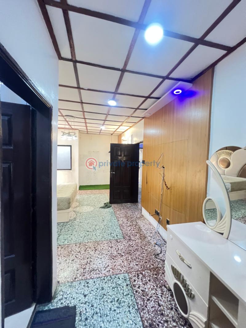 10 bedroom Semi detached Duplex For Sale Arida, Ikotun Ikotun Ikotun/Igando Lagos - 18