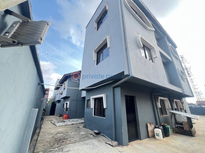 10 bedroom Semi detached Duplex For Sale Arida, Ikotun Ikotun Ikotun/Igando Lagos - 21