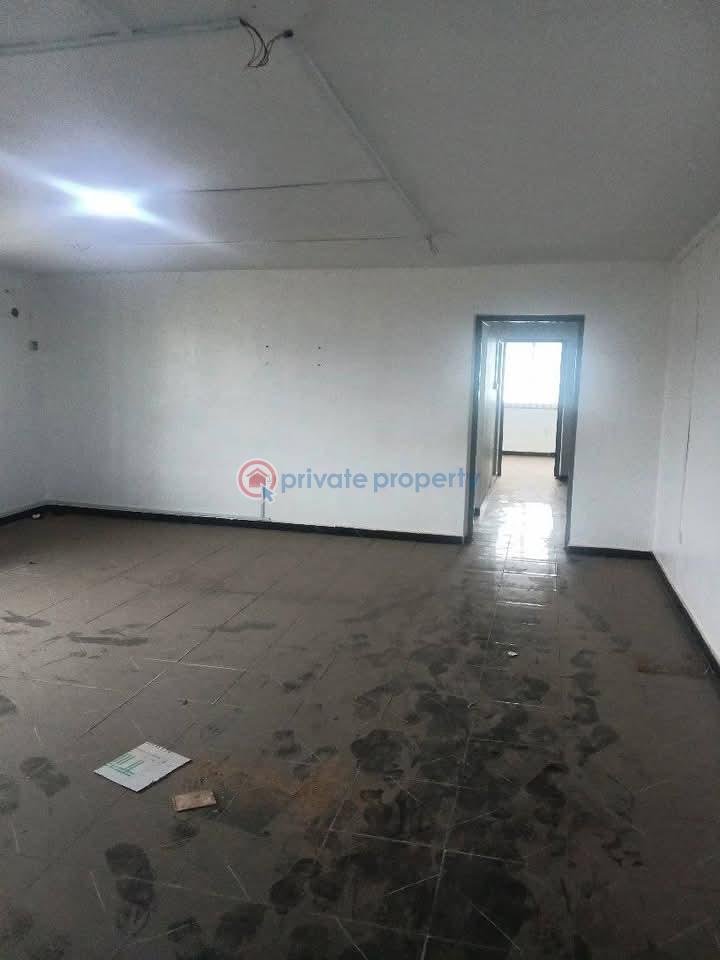Massive 2 different bay of warehouse in a good area - 5 Warehouse For Rent Ikotun Ikotun/Igando Lagos - 5