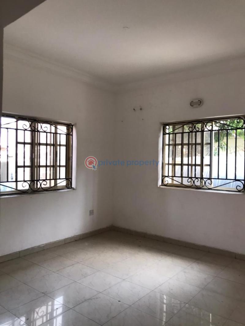 3 bedroom Commercial Property For Rent Off Omorinre Johnson Lekki Phase 1 Lagos - 3