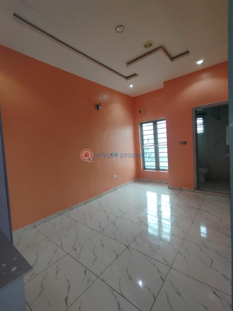 4 bedroom Terraced Duplex For Rent Estate Lekki Lagos - 15