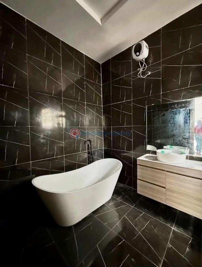 5 bedroom Detached Duplex For Sale Victoria Garden City Lekki Lagos - 2