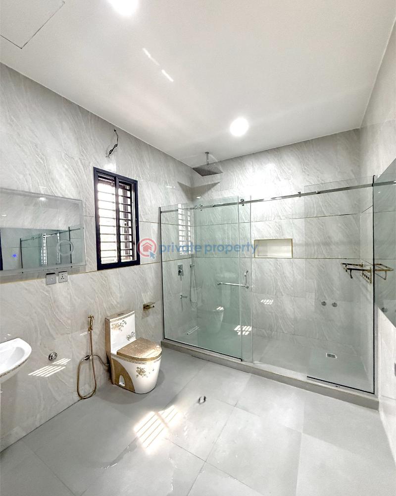 Massive 5 bedroom detached duplex with 2 rooms chalet + 3 rooms bq - 9 5 bedroom Detached Duplex For Sale Guzape Abuja Phase 1  - 9