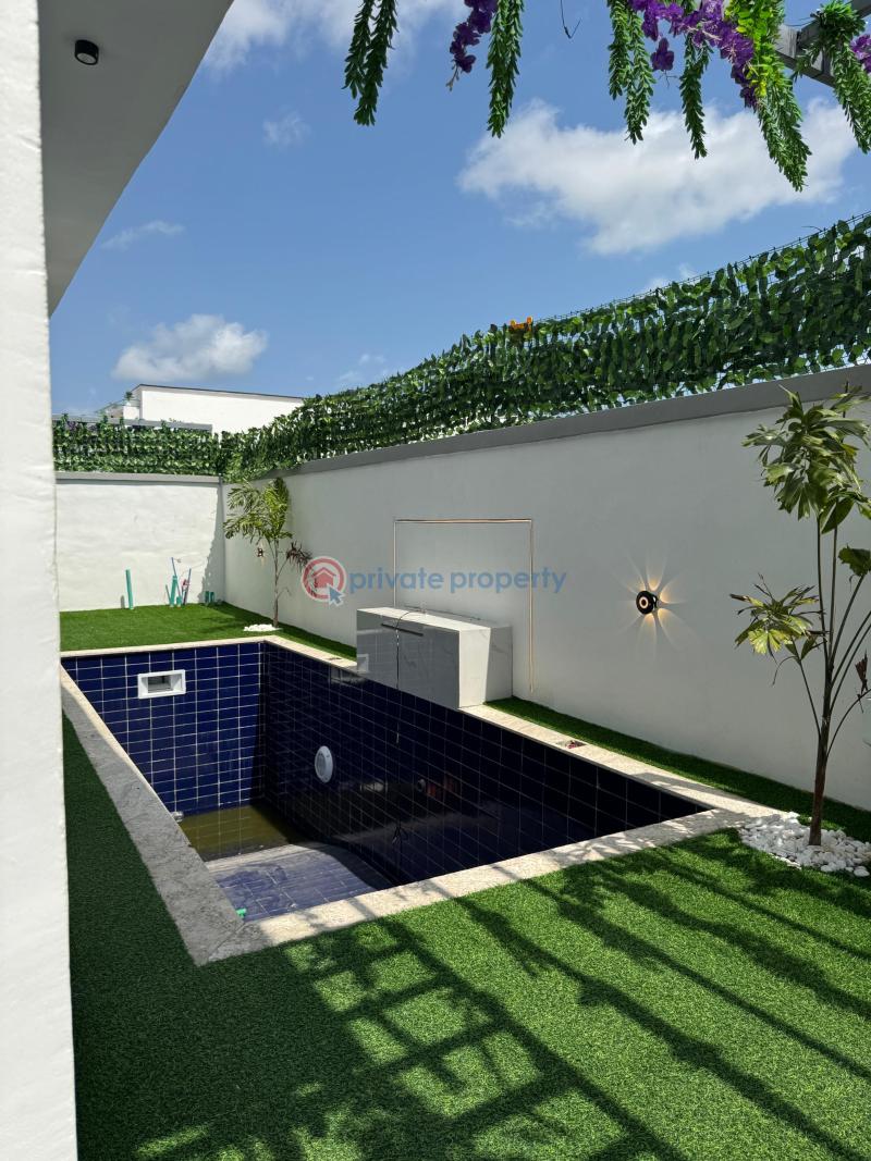 Massive  5  bedroom detached  duplex with bq , gym & a pool - 9 5 bedroom Detached Duplex For Sale Ajah Lagos - 9