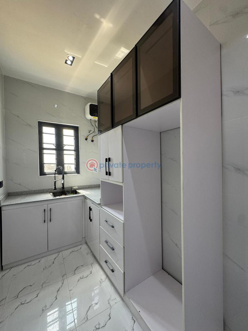 Massive  5  bedroom detached  duplex with bq , gym & a pool - 16 5 bedroom Detached Duplex For Sale Ajah Lagos - 16