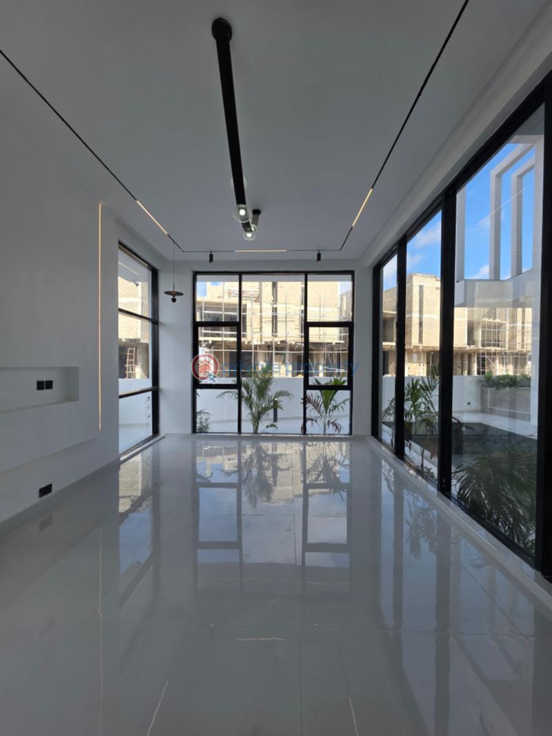 Massive 5 bedroom detached duplex with elevator + cinema + swimming pool - 2 5 bedroom Detached Duplex For Sale Hampton Island Lekki Phase 1 Lagos - 2