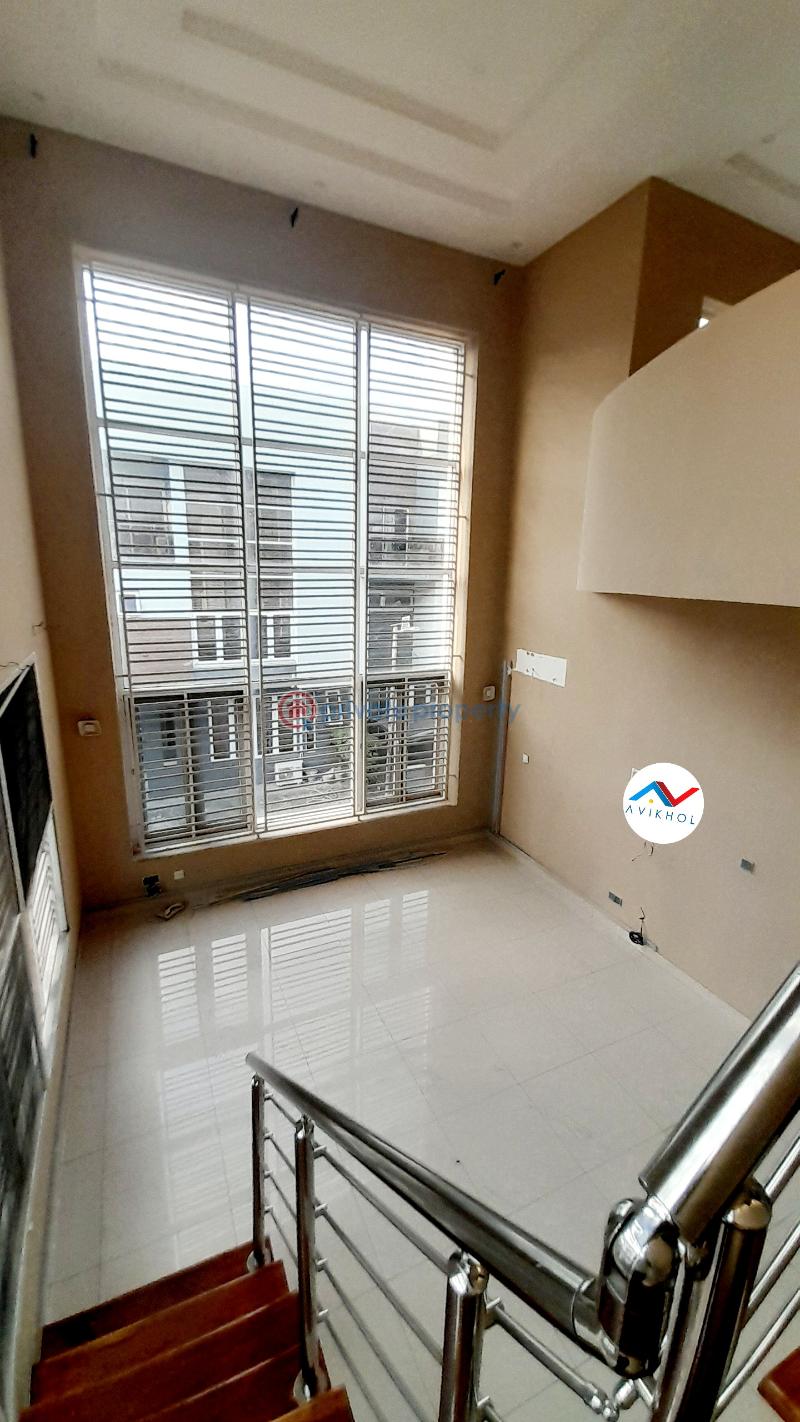 Massive 5 bedroom fully serviced semi-detached duplex  with bq in a premium mini estate. - 10 5 bedroom Semi detached Duplex For Sale Osapa Lekki Lagos - 10