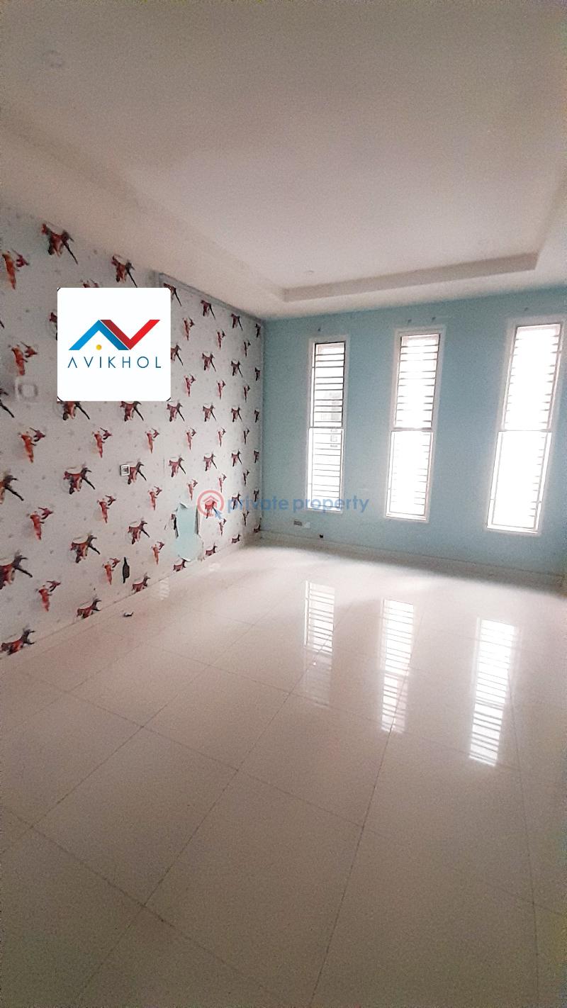 Massive 5 bedroom fully serviced semi-detached duplex  with bq in a premium mini estate. - 22 5 bedroom Semi detached Duplex For Sale Osapa Lekki Lagos - 22