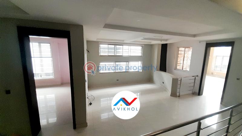 Massive 5 bedroom fully serviced semi-detached duplex  with bq in a premium mini estate. - 19 5 bedroom Semi detached Duplex For Sale Osapa Lekki Lagos - 19