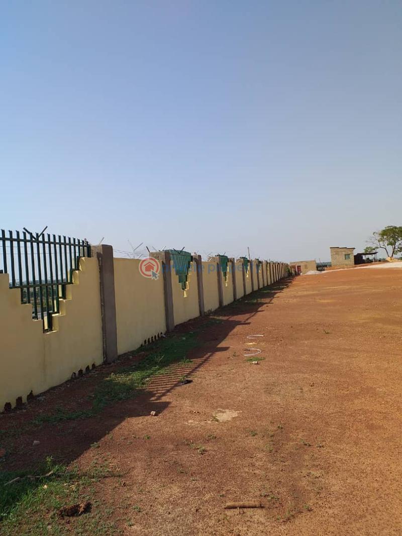 Massive 6 bays of warehouses on 1.22 hectares with cofo @ kaduna for sale. - 3 Warehouse For Sale Towgate Kaduna Area  - 3