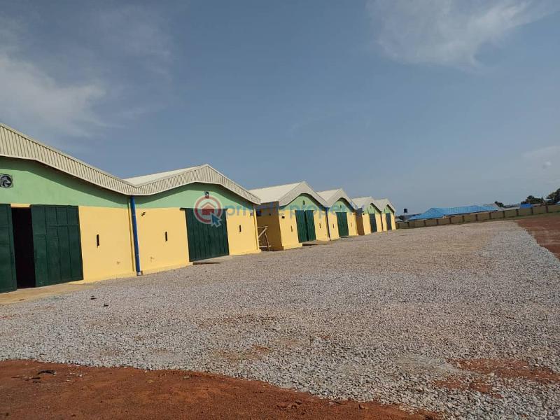 Massive 6 bays of warehouses on 1.22 hectares with cofo @ kaduna for sale. - 4 Warehouse For Sale Towgate Kaduna Area  - 4