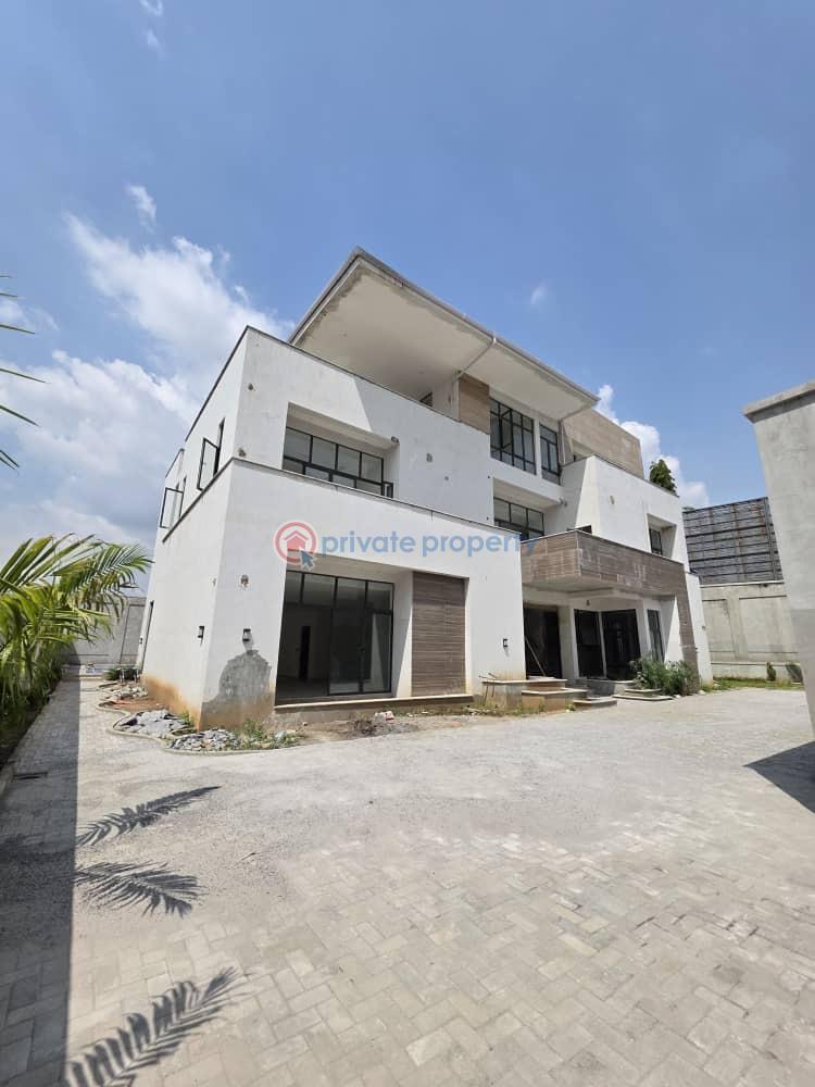 8 bedroom Detached Duplex For Sale Maitama Abuja Phase 1  - 1