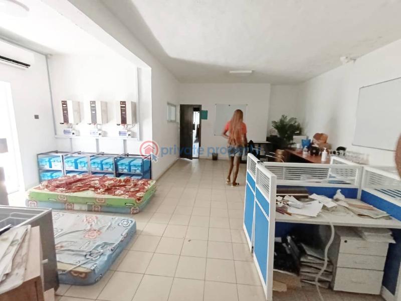 Massive commercial semi-detached house with spacious staff quarters - 3 6 bedroom Office For Rent Adeola Odeku Victoria Island Lagos - 3