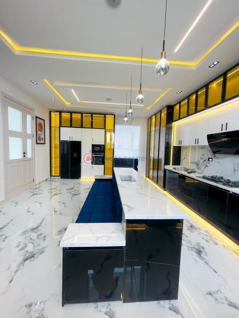 5 bedroom Detached Duplex For Sale Estate Victoria Garden City Lekki Lagos - 5