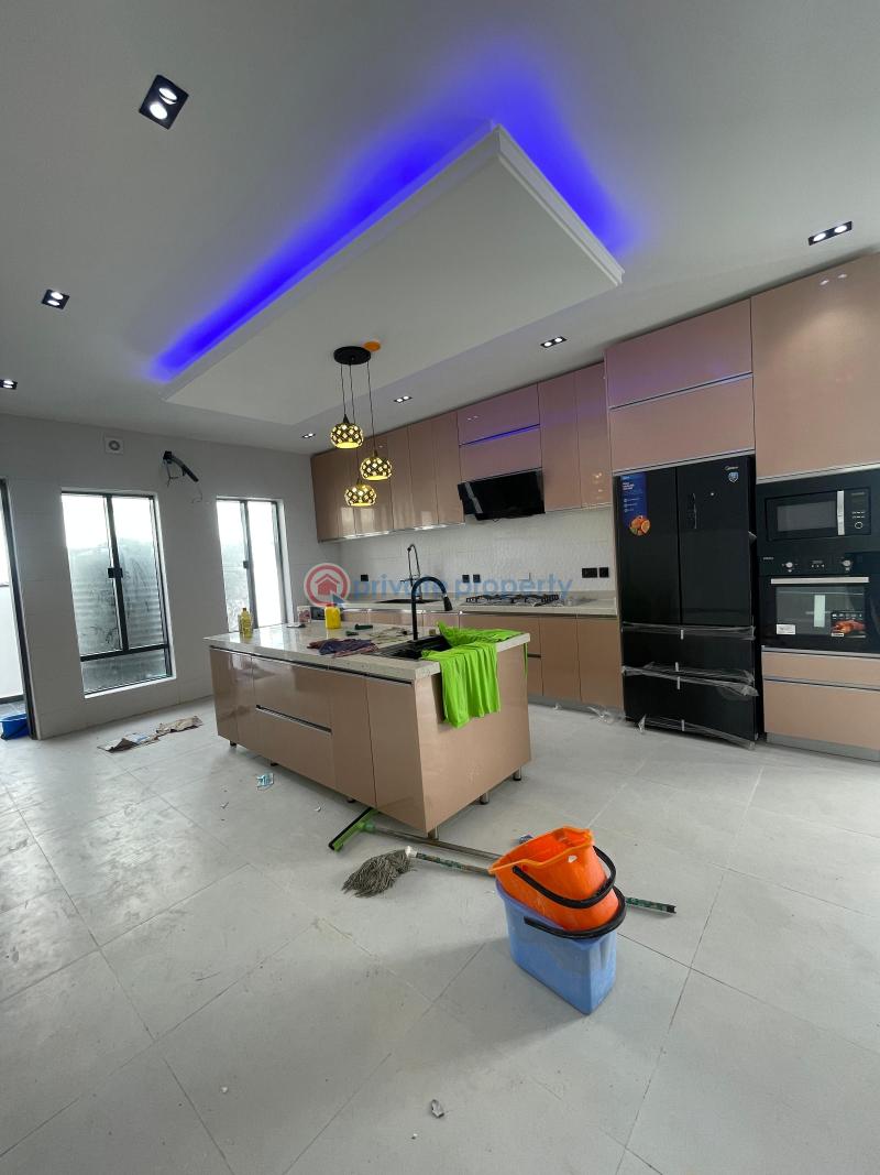 5 bedroom Detached Duplex For Sale Pinnock Beach Estate Osapa Lekki Lagos - 5