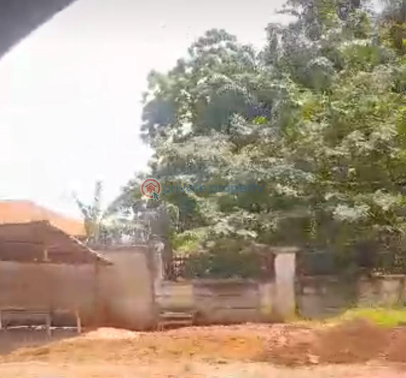 Massive land measuring 9,154sqm of land with cofo opposite ministry of lands, old g.r.a, enugu - 4 Land For Sale Colliary Avenue, Behind Union Bank Enugu Area  - 4