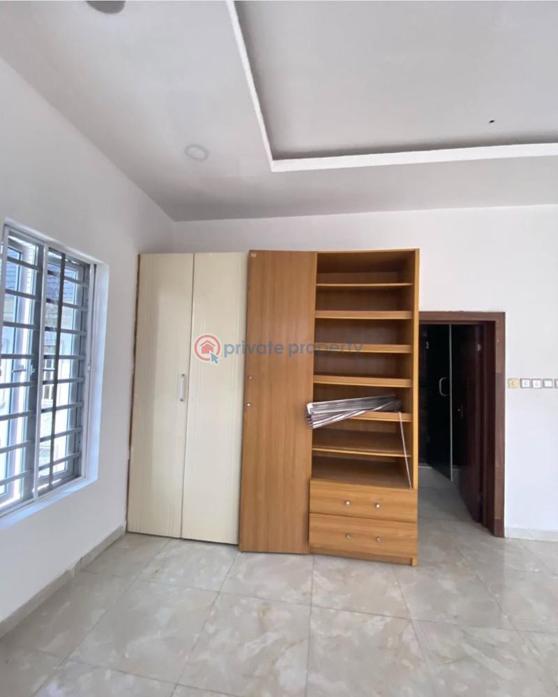 Massive luxury masterbedroom   in secured estate . - 5 1 bedroom Shared Apartment For Rent Well And Secured Estate . Osapa London Lekki Lagos - 5