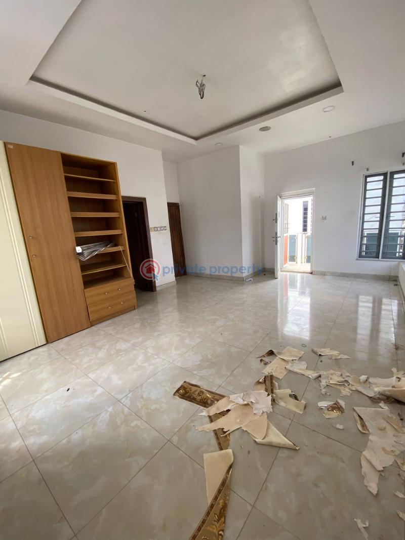Massive luxury masterbedroom   in secured estate . - 1 1 bedroom Shared Apartment For Rent Nice Estate Osapa London Lekki Lagos - 1