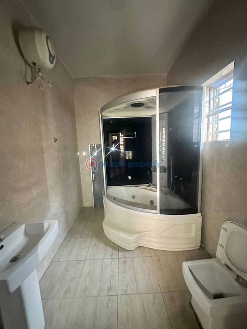 Massive luxury master’s bedroom - 1 1 bedroom Shared Apartment For Rent Obamusa Agungi Lekki Lagos - 1
