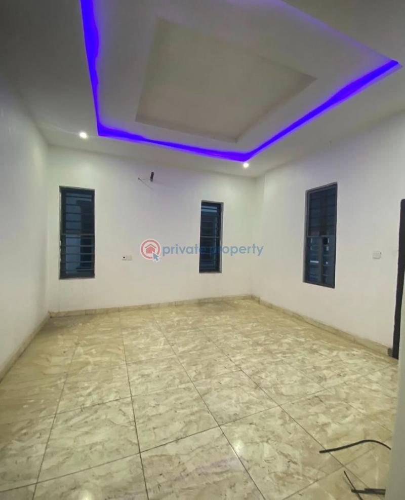 Massive master’s bedroom upstairs with big balcony & shared fitted kitchen - 4 1 bedroom Shared Apartment For Rent Orchid Lekki Lagos - 4