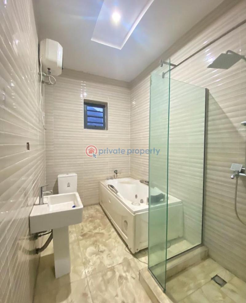 Massive master’s bedroom upstairs with big balcony & shared fitted kitchen - 1 1 bedroom Shared Apartment For Rent Orchid Lekki Lagos - 1