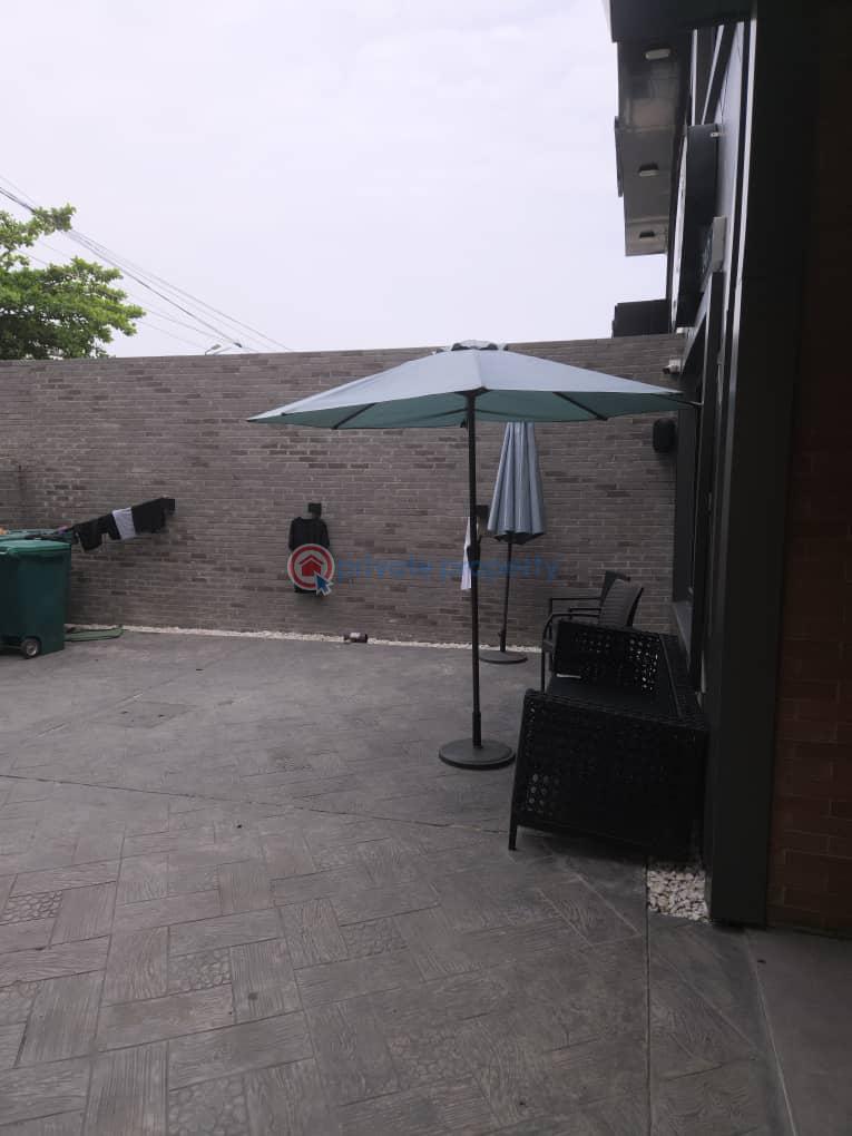 Massive semi-detached house formally used for restaurant & coffee shop - 5 Shop For Rent Victoria Island Lagos - 5