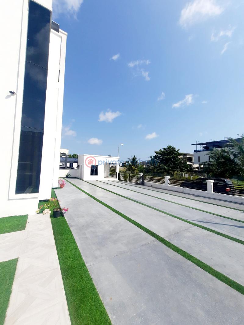 Massive tastefully finished luxious 5 bedroom massion - 1 5 bedroom Detached Duplex For Sale Pinnock Beach Estate Osapa Lekki Lagos - 1
