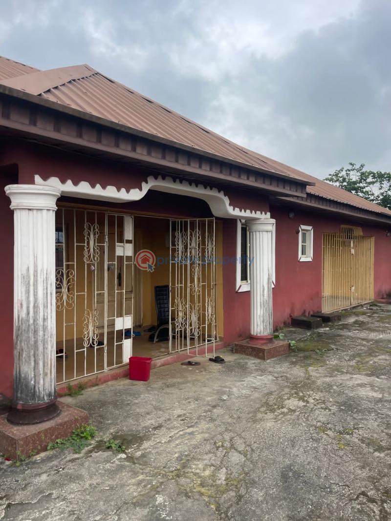 For sale 6 bedroom Bungalow Opposite Beechwood Estate Lakowe Ajah