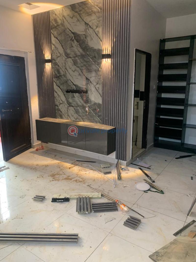 Master bedroom  in a shared apartment. - 5 1 bedroom Self Contain For Rent Van Daniels Estate Orchid Road Lekki Lagos - 5