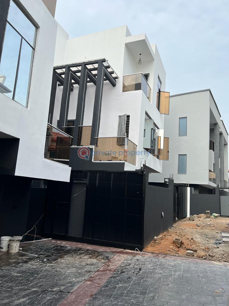 5 bedroom Terrace For Sale Gra Omole Phase 1 Ojodu Lagos - 0