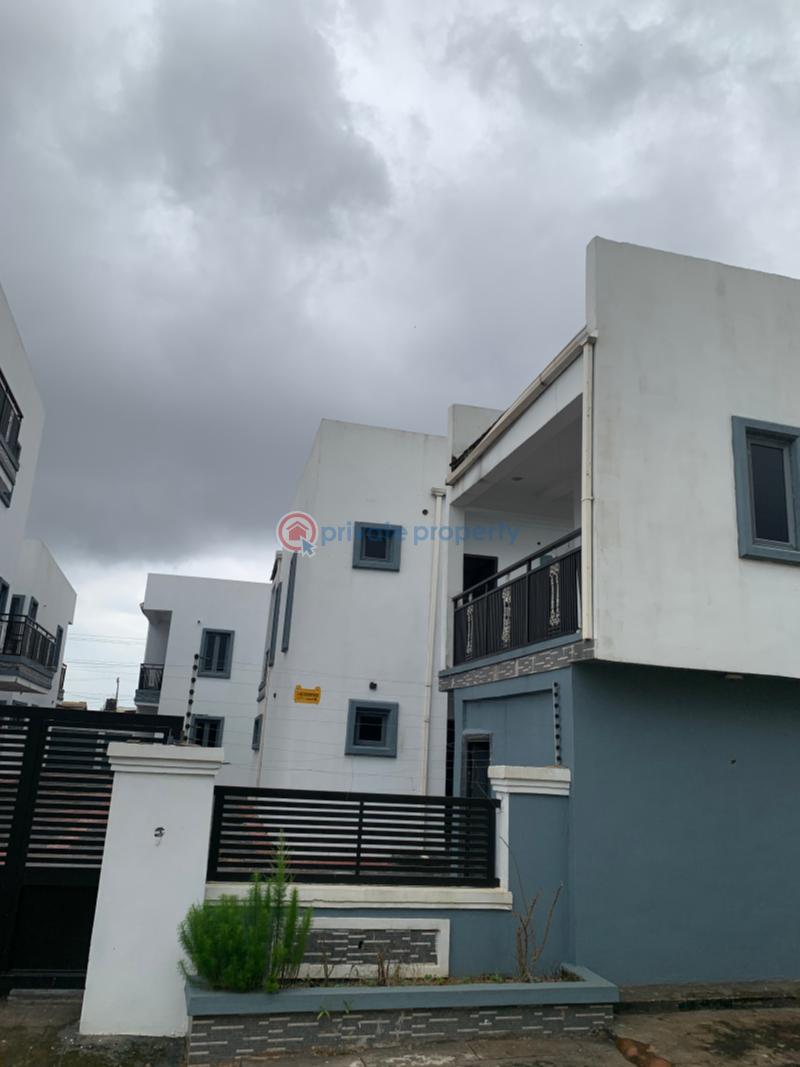 10 bedroom Duplex For Sale Ekehuan After Uniben Campus Benin Edo - 6