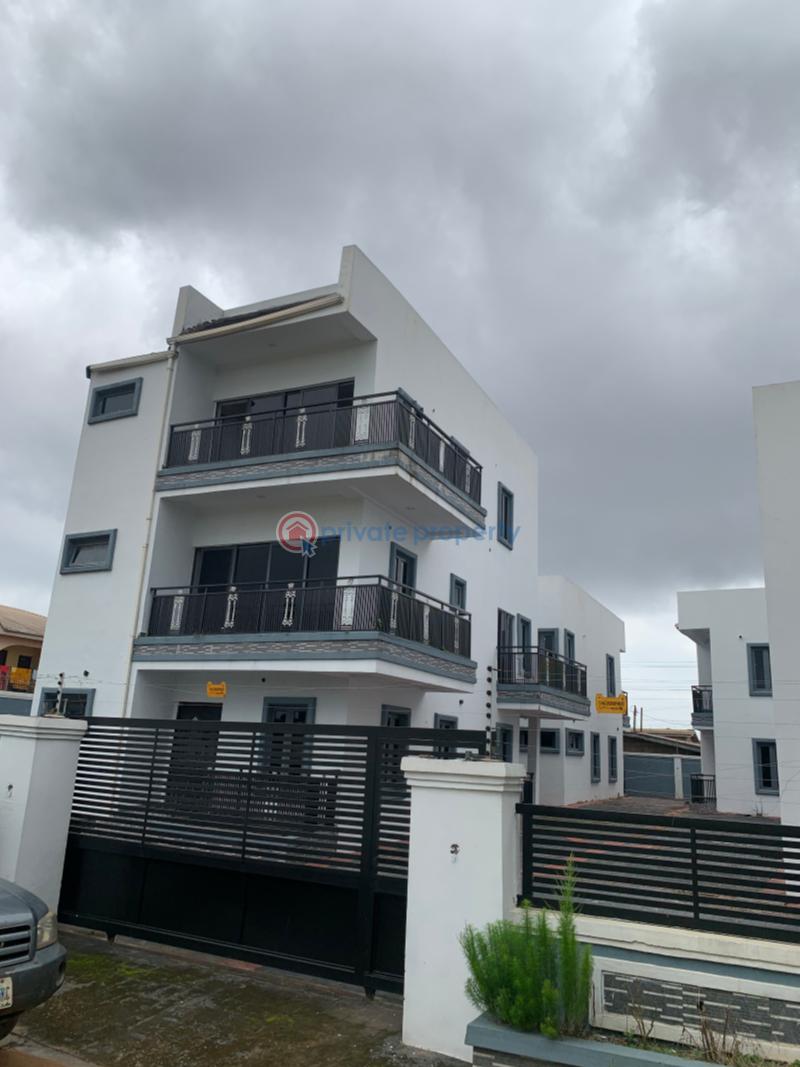 10 bedroom Duplex For Sale Ekehuan After Uniben Campus Benin Edo - 8