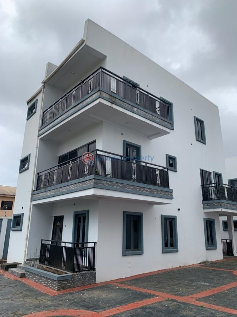 10 bedroom Duplex For Sale Ekehuan After Uniben Campus Benin Edo - 0