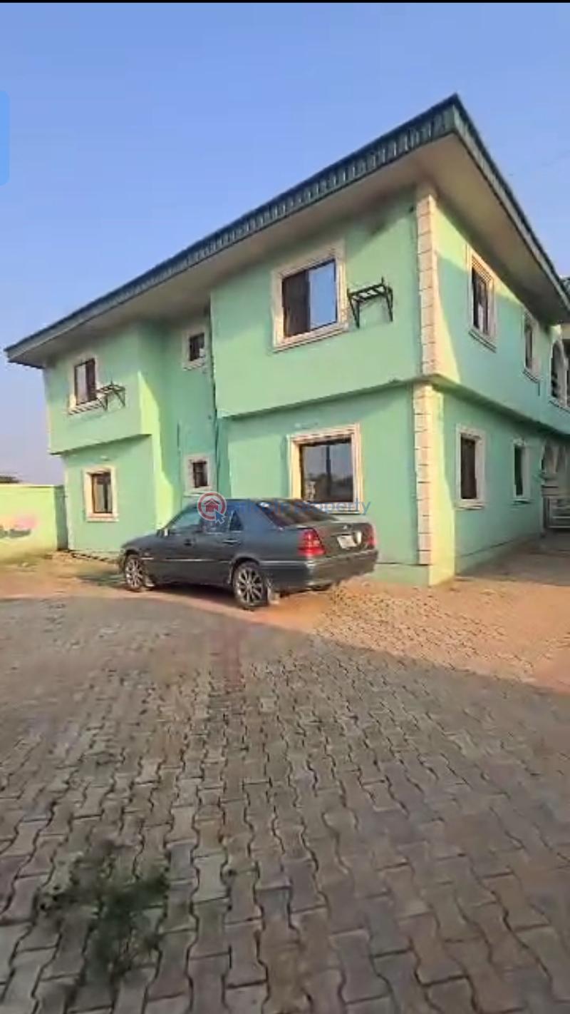 Block Of Flats For Sale At Goodwill Street ... By Trade Fare Axis ... Off Ekehuan Road ... Benin City... Benin Edo - 5