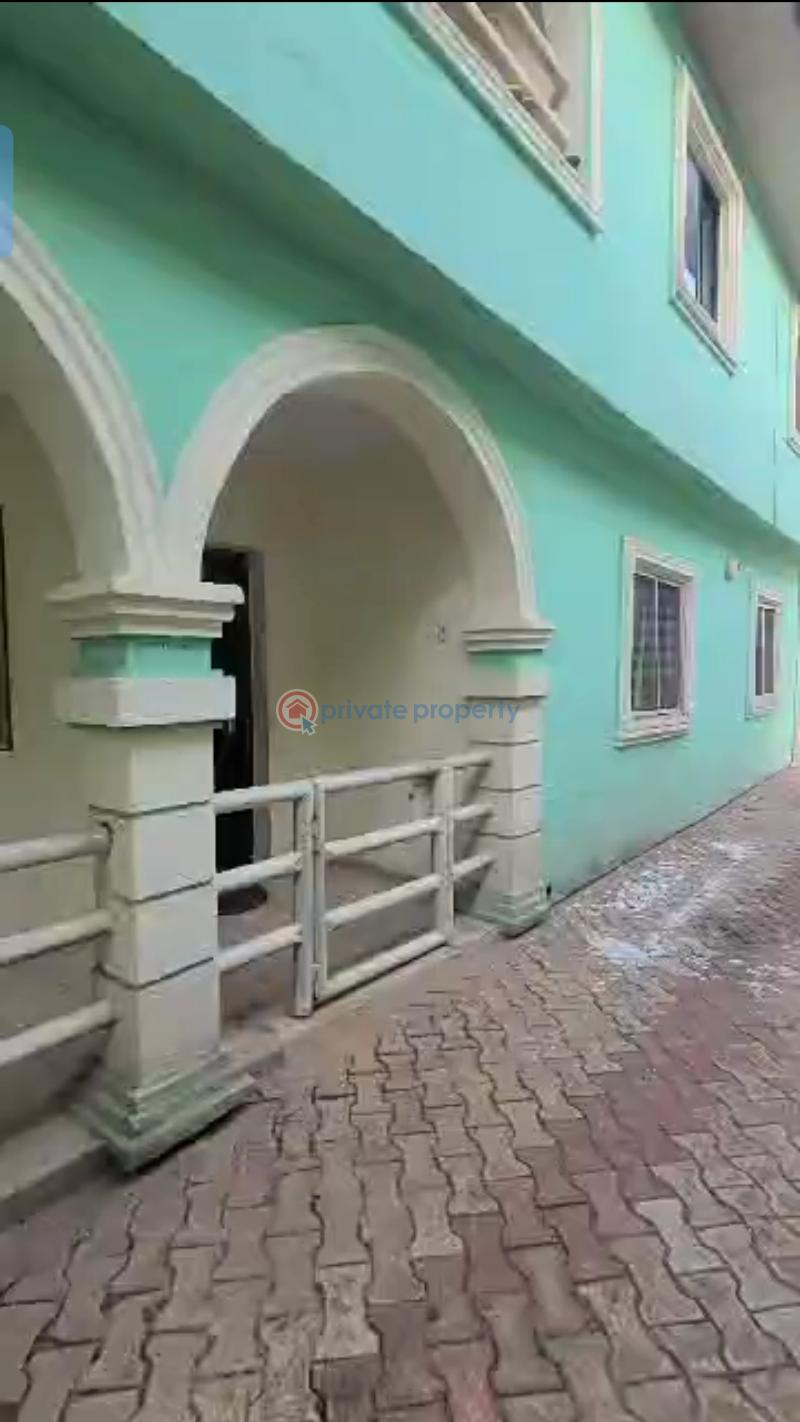 Block Of Flats For Sale At Goodwill Street ... By Trade Fare Axis ... Off Ekehuan Road ... Benin City... Benin Edo - 3