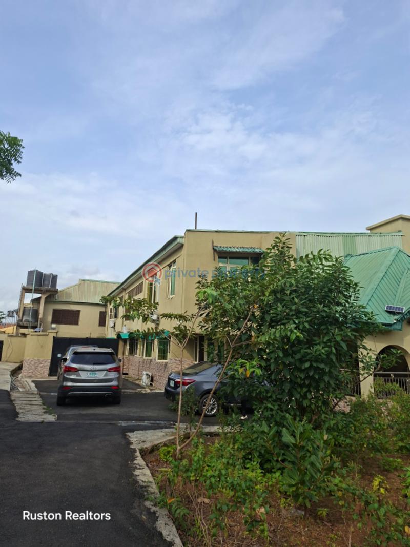 10 bedroom Townhouse For Sale New Bodija Estate Bodija Ibadan Oyo - 3
