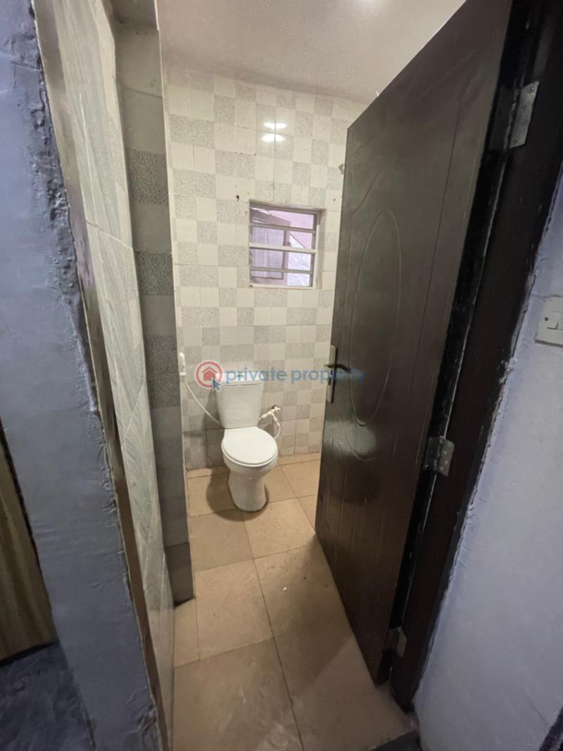 1 bedroom Mini Flat For Rent Unity Close At Olowora Magodo Olowora Ojodu Lagos - 4