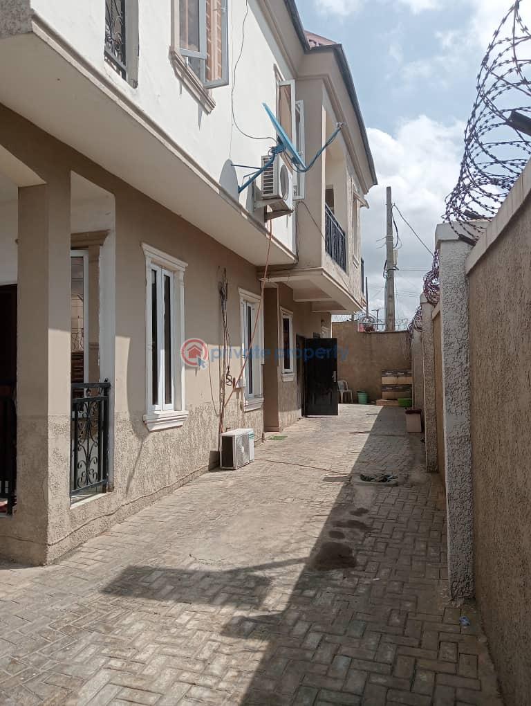 1 bedroom Block Of Flats For Rent Magodo Phase 1 Magodo GRA Phase 1 Ojodu Lagos - 0