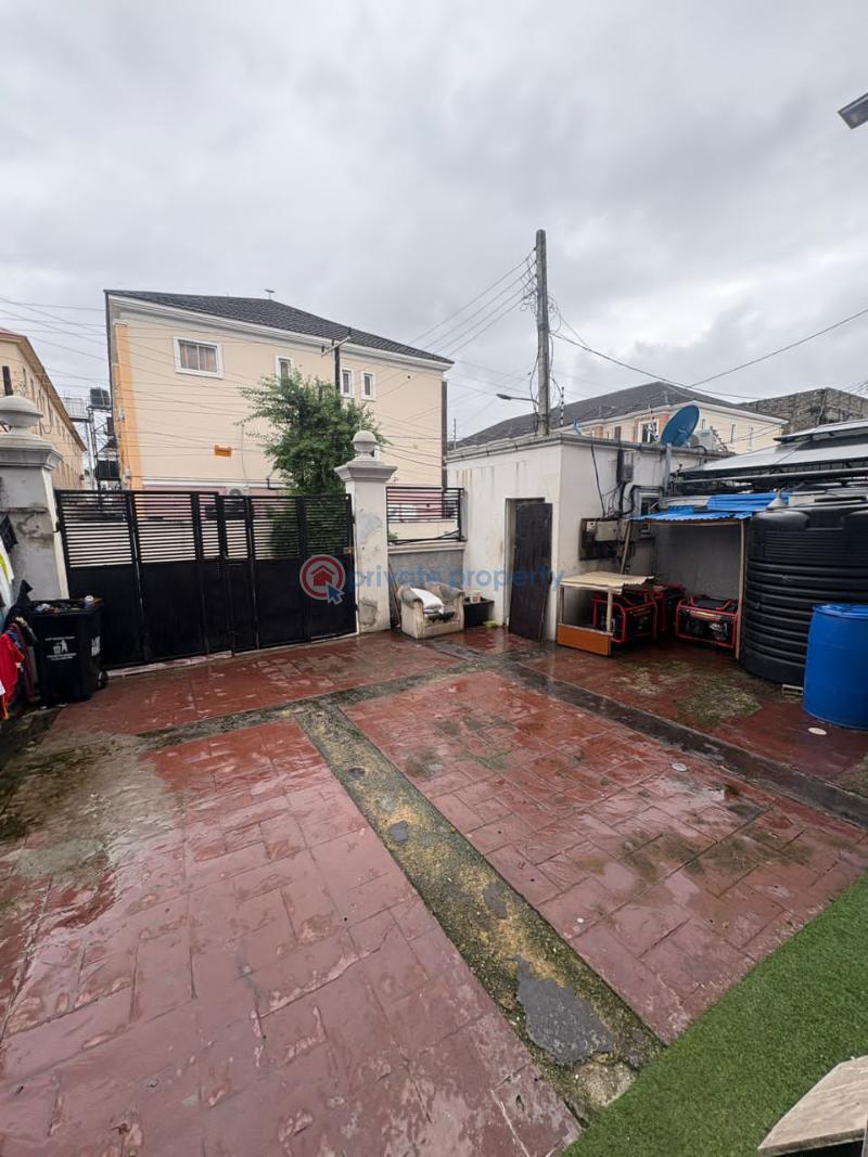 1 bedroom Mini Flat For Rent Osapa London Lekki Lagos - 13