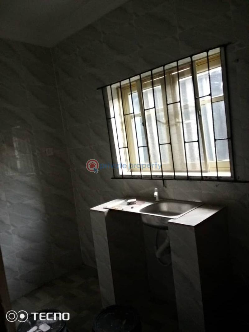 1 bedroom Mini Flat For Rent Adekunle Yaba Lagos - 2