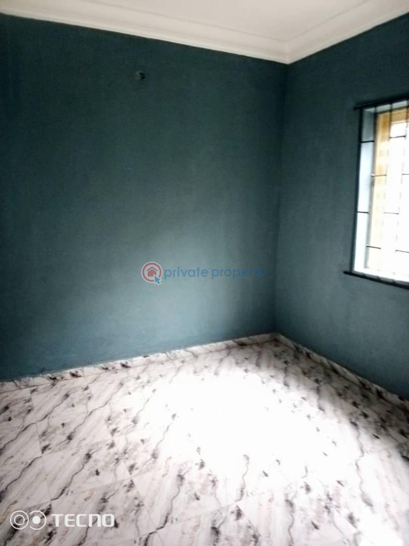 1 bedroom Mini Flat For Rent Adekunle Yaba Lagos - 4