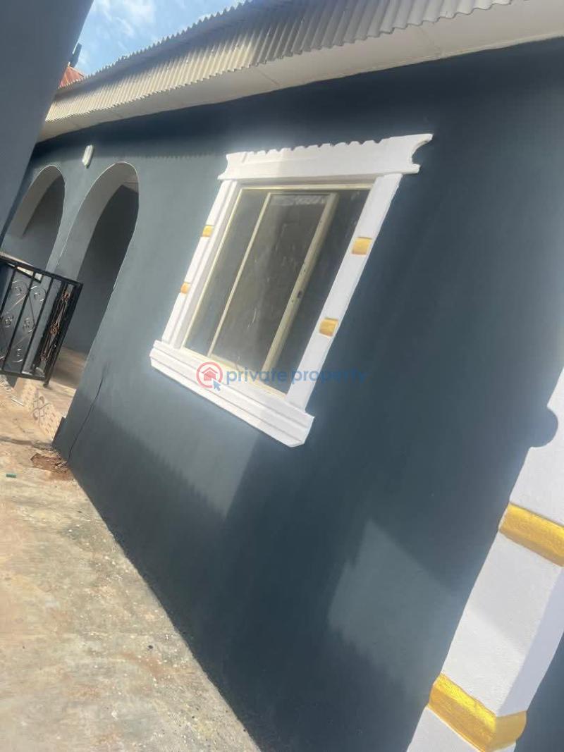 1 bedroom Mini Flat For Rent Lafenwa Itele Near Ayobo Ogun Ogun area  - 4