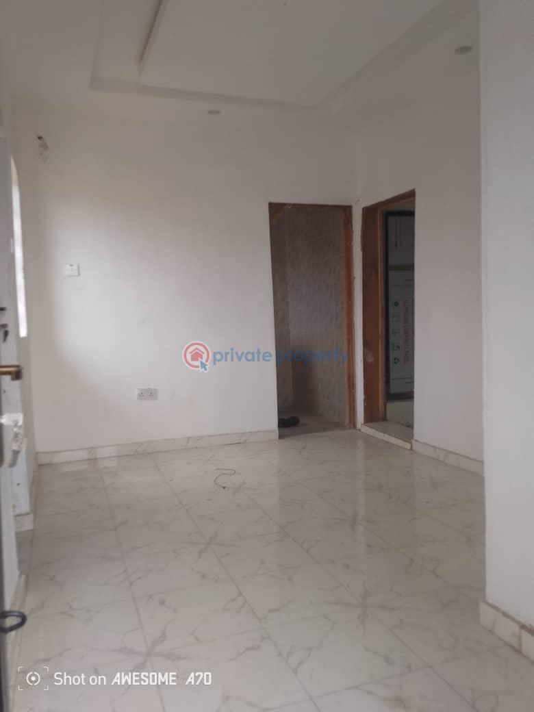 1 bedroom Mini Flat For Rent Onike Iwaya Onike Yaba Lagos - 1