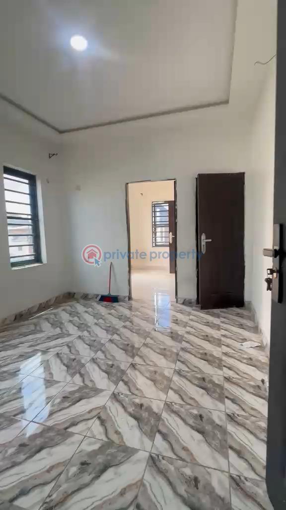 1 bedroom Mini Flat For Rent Off Bajulaiye Onipanu Shomolu Lagos - 0