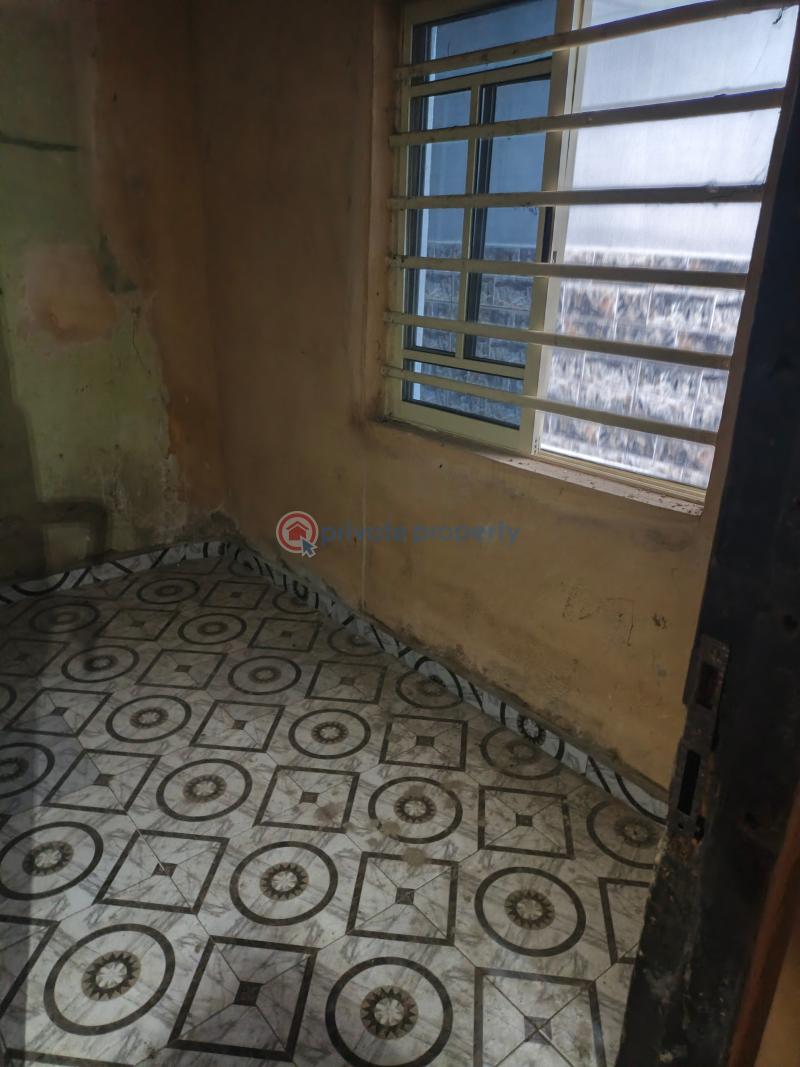 1 bedroom Mini Flat For Rent Off Elebiju Road Off Demurin Road Ketu Ketu Kosofe/Ikosi Lagos - 4