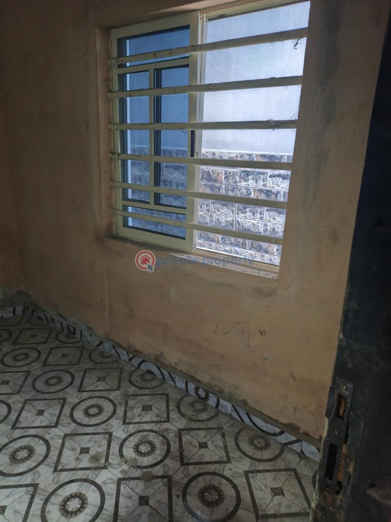 1 bedroom Mini Flat For Rent Off Elebiju Road Off Demurin Road Ketu Ketu Kosofe/Ikosi Lagos - 3