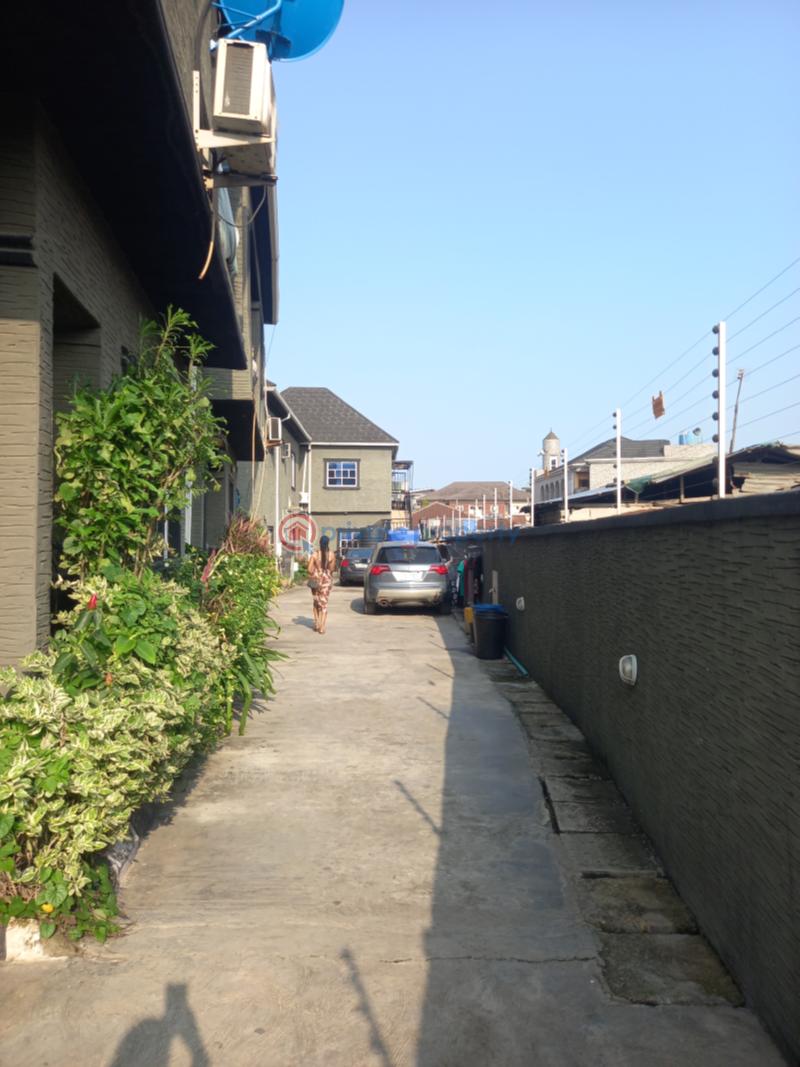 1 bedroom Mini Flat For Rent Osapa London Lekki Lagos - 1