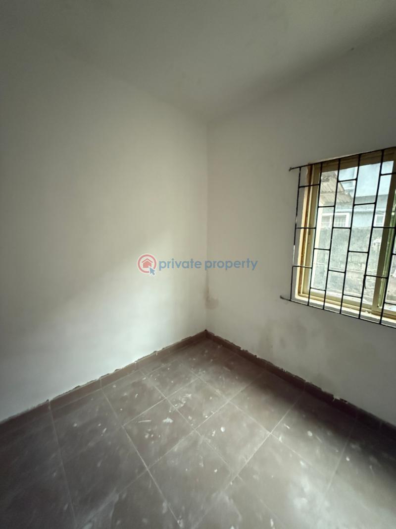 1 bedroom Mini Flat For Sale Ijeshatedo Surulere Lagos - 7